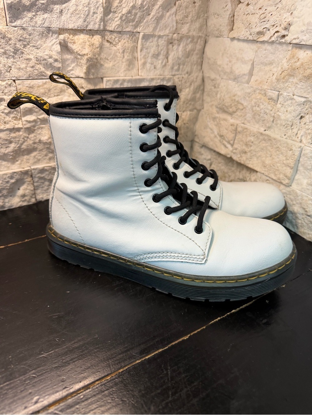 Doc Martens Unisex Zavala Boots White US 4M US5W Leather Ankle Combat AW004